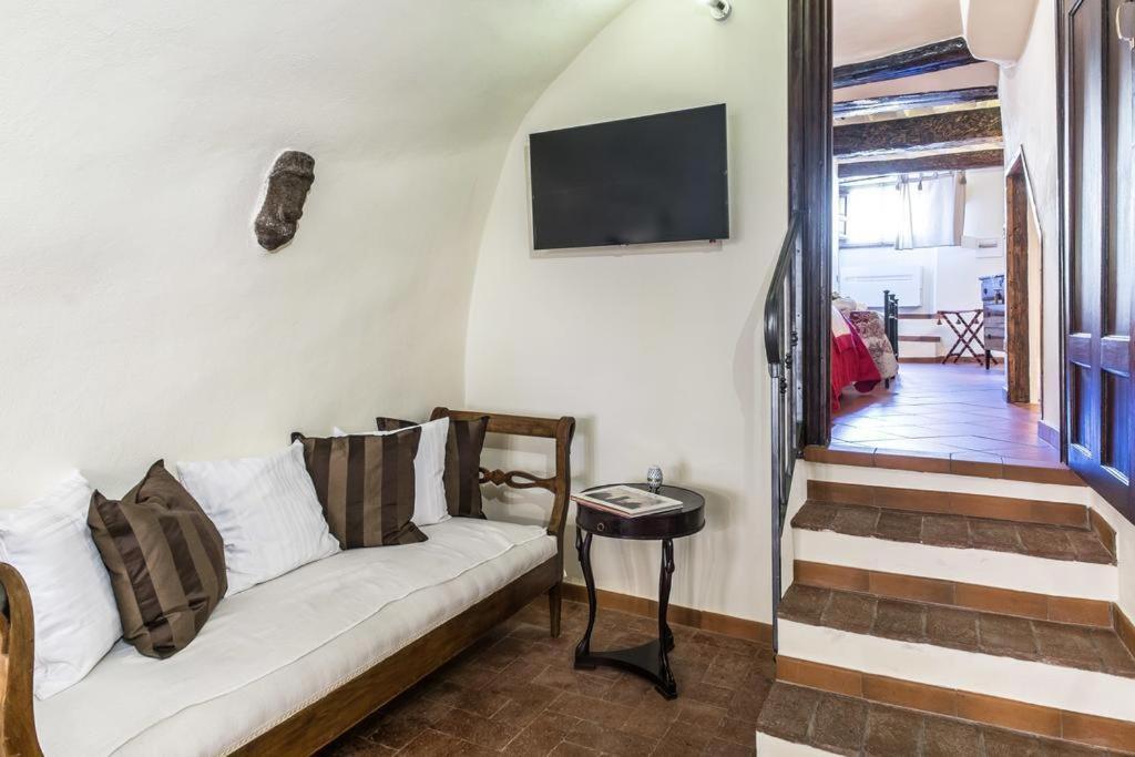Lyon Apartment Anfiteatro Square, ลุคคา ภายนอก รูปภาพ
